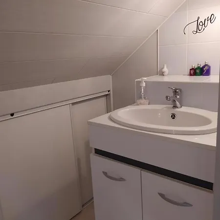De 12 Personnes A Molines Holiday home Saint-Etienne-du-Valdonnez