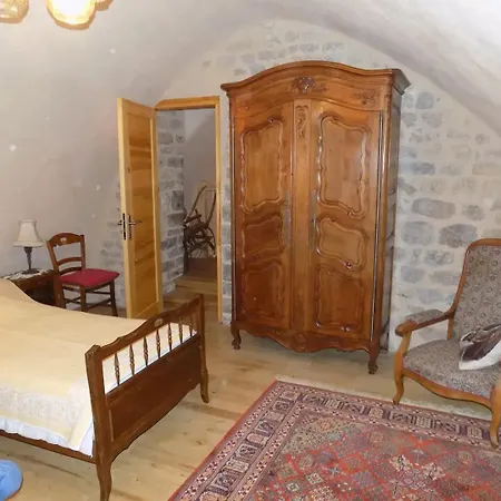 De 12 Personnes A Molines Holiday home Saint-Etienne-du-Valdonnez